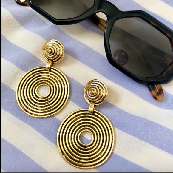 Vanessa Mooney GOLD Braxton Disk Earrings - Picture 8 of 11